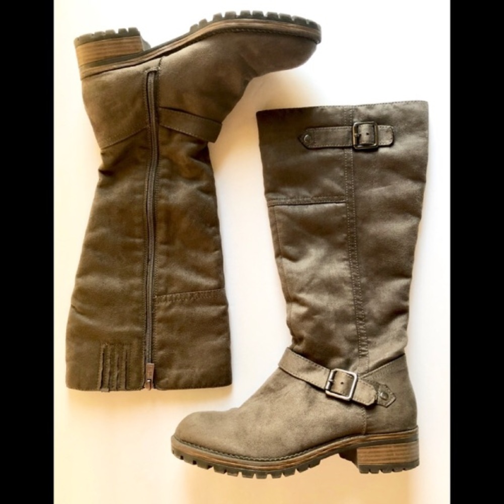 Suede boots